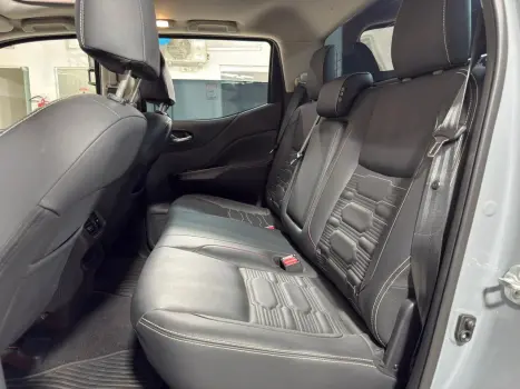NISSAN Frontier 2.3 16V PRO4X CABINE DUPLA 4X4 BI-TURBO DIESEL AUTOM�TICO, Foto 13