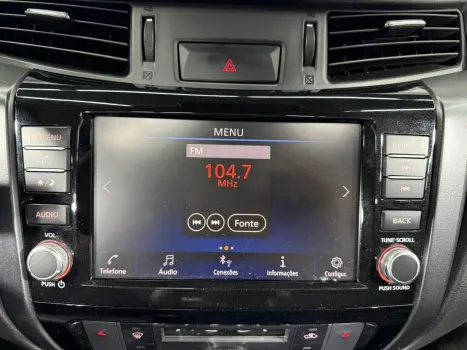 NISSAN Frontier 2.3 16V PRO4X CABINE DUPLA 4X4 BI-TURBO DIESEL AUTOM�TICO, Foto 19