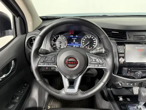 NISSAN Frontier 2.3 16V PRO4X CABINE DUPLA 4X4 BI-TURBO DIESEL AUTOM�TICO, Foto 21
