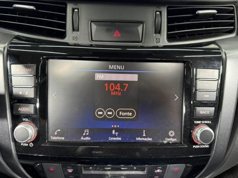 NISSAN Frontier 2.3 16V PRO4X CABINE DUPLA 4X4 BI-TURBO DIESEL AUTOM�TICO, Foto 17