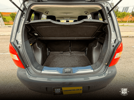 NISSAN Livina 1.8 16V 4P SL FLEX AUTOM�TICO, Foto 16