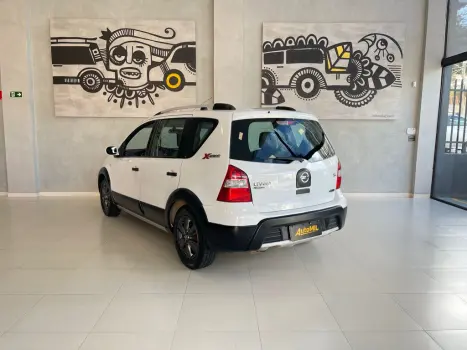 NISSAN Livina 1.8 16V 4P SL X-GEAR FLEX AUTOM�TICO, Foto 4