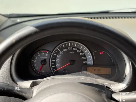 NISSAN March 1.0 12V 4P S FLEX, Foto 15