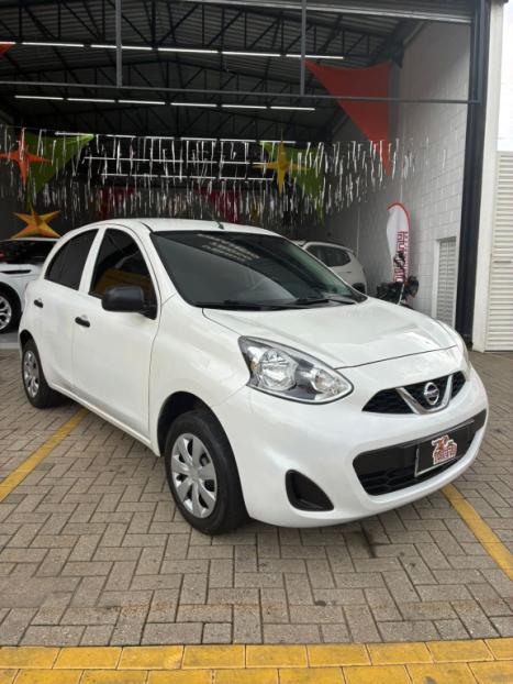 NISSAN March 1.0 12V 4P S FLEX, Foto 2