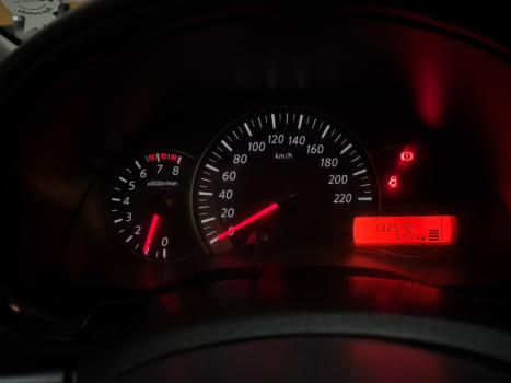 NISSAN March 1.0 12V 4P S FLEX, Foto 2