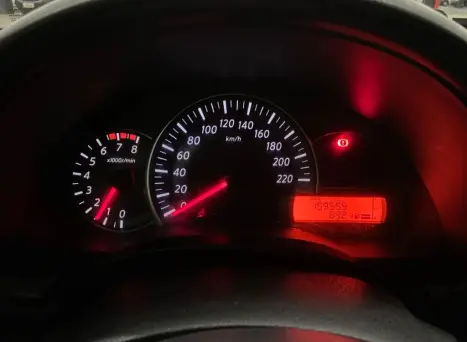 NISSAN March 1.0 16V 4P S FLEX, Foto 6