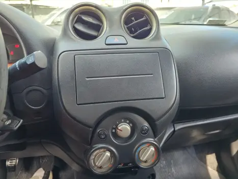 NISSAN March 1.6 16V 4P S FLEX, Foto 3 NISSAN March 1.6 16V 4P S FLEX, Foto 3