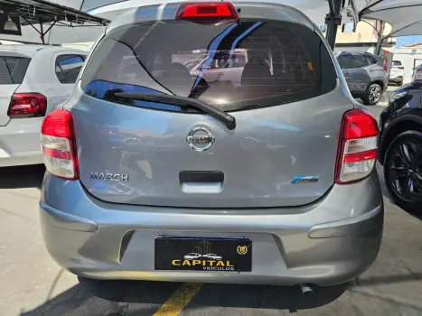 NISSAN March 1.6 16V 4P S FLEX, Foto 5 NISSAN March 1.6 16V 4P S FLEX, Foto 5