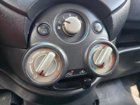 NISSAN March 1.6 16V 4P S FLEX, Foto 4