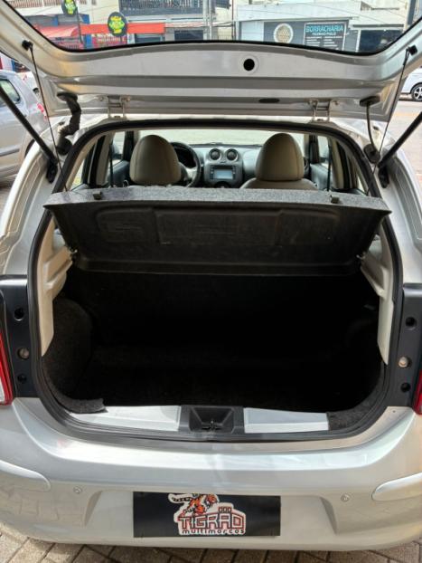 NISSAN March 1.6 16V 4P S FLEX, Foto 9