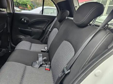 NISSAN March 1.6 16V 4P SV FLEX, Foto 10