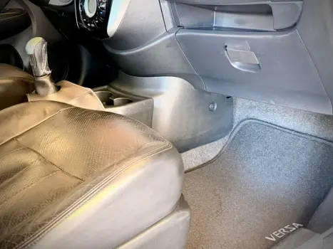 NISSAN Versa Sedan 1.6 16V 4P UNIQUE FLEX, Foto 18