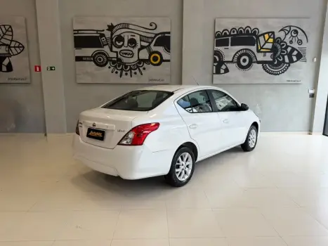 NISSAN Versa Sedan 1.6 16V 4P SV FLEX XTRONIC AUTOMÁTICO CVT, Foto 2