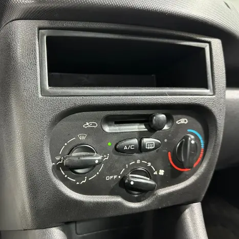 PEUGEOT 207 SW 1.4 4P FLEX XR , Foto 16
