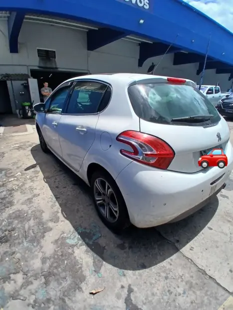 PEUGEOT 208 1.6 16V 4P FLEX GRIFFE AUTOMÁTICO, Foto 6 PEUGEOT 208 1.6 16V 4P FLEX GRIFFE AUTOMÁTICO, Foto 6
