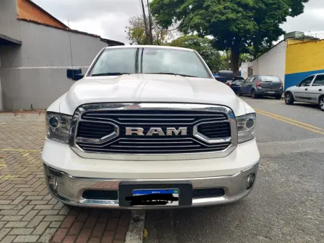 RAM Classic 5.7 V8 32V 4P R/T 4X4 AUTOMTICO, Foto 2
