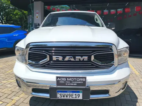 RAM Classic 5.7 V8 32V 4P R/T 4X4 AUTOM�TICO, Foto 10