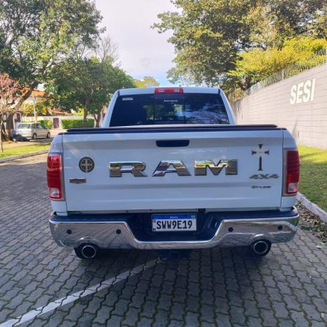 RAM Classic 5.7 V8 32V 4P R/T 4X4 AUTOM�TICO, Foto 8