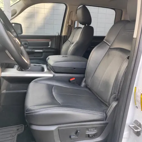 RAM Classic 5.7 V8 32V 4P R/T 4X4 AUTOM�TICO, Foto 16