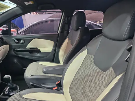 RENAULT Captur 1.6 16V 4P FLEX SCE INTENSE X-TRONIC CVT, Foto 7