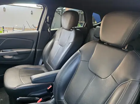 RENAULT Captur 1.6 16V 4P FLEX BOSE AUTOM�TICO, Foto 4