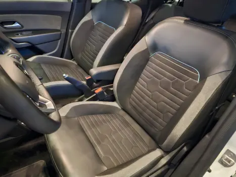 RENAULT Duster 1.6 16V 4P FLEX SCE ICONIC X-TRONIC AUTOM�TICO, Foto 15