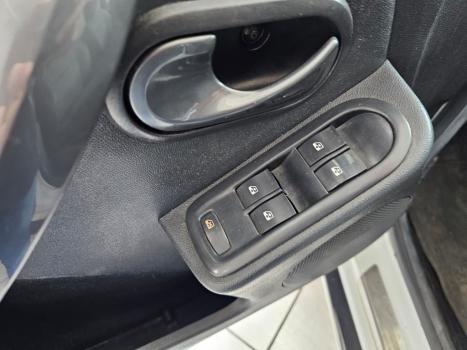 RENAULT Duster 2.0 16V 4P FLEX DYNAMIQUE AUTOM�TICO, Foto 3