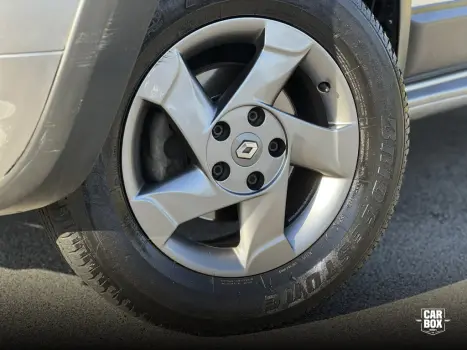 RENAULT Duster 2.0 16V 4P FLEX DYNAMIQUE AUTOM�TICO, Foto 8