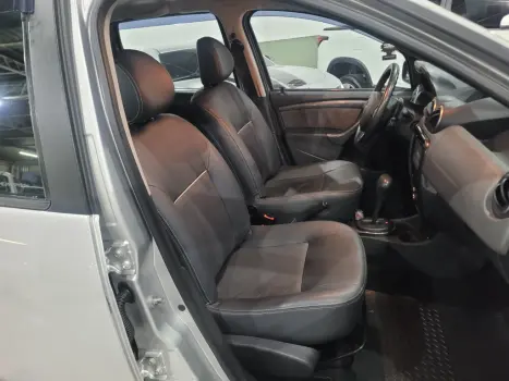 RENAULT Duster 2.0 16V 4P FLEX DYNAMIQUE AUTOM�TICO, Foto 11