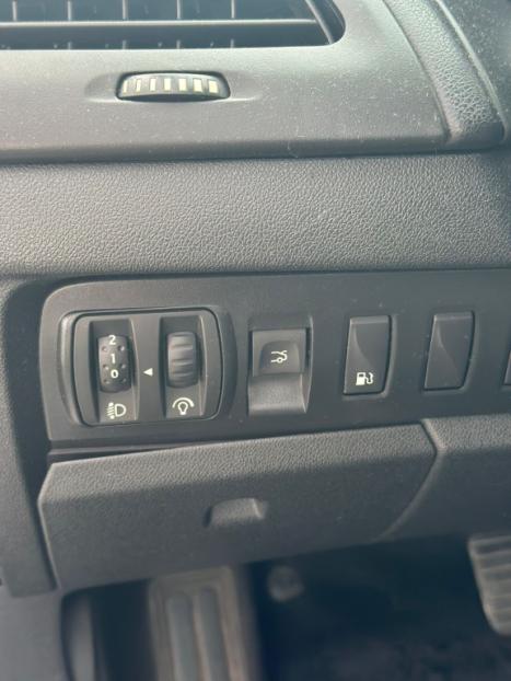 RENAULT Fluence 2.0 16V 4P FLEX DYNAMIQUE AUTOM�TICO, Foto 10