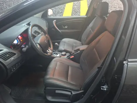 RENAULT Fluence 2.0 16V 4P FLEX DYNAMIQUE AUTOM�TICO, Foto 7
