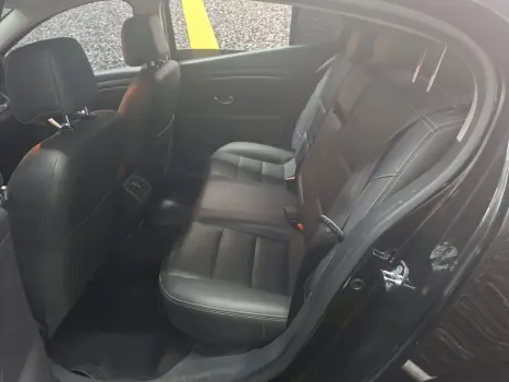 RENAULT Fluence 2.0 16V 4P FLEX DYNAMIQUE AUTOM�TICO, Foto 9