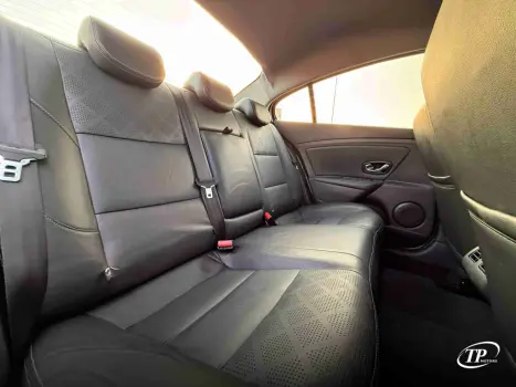 RENAULT Fluence 2.0 16V 4P FLEX DYNAMIQUE AUTOM�TICO, Foto 9