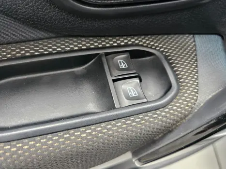 RENAULT Logan 1.0 12V 4P FLEX SCE ZEN, Foto 11