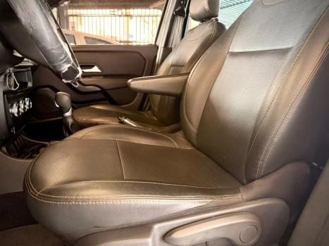 RENAULT Oroch 1.3 16V 4P OUTSIDER TURBO TCe AUTOMÁTICO CVT, Foto 15