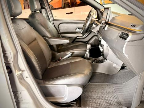 RENAULT Oroch 1.3 16V 4P OUTSIDER TURBO TCe AUTOMÁTICO CVT, Foto 18