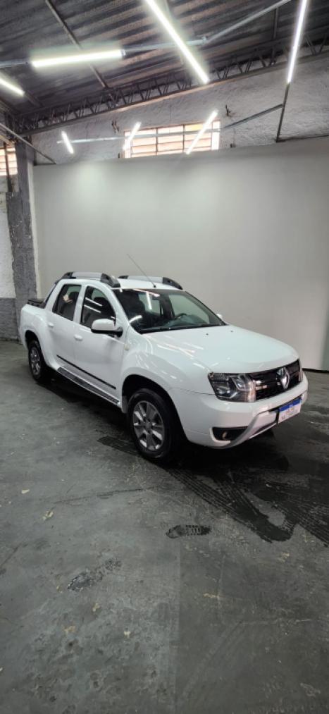 RENAULT Oroch 2.0 16V 4P FLEX DYNAMIQUE, Foto 4 RENAULT Oroch 2.0 16V 4P FLEX DYNAMIQUE, Foto 4