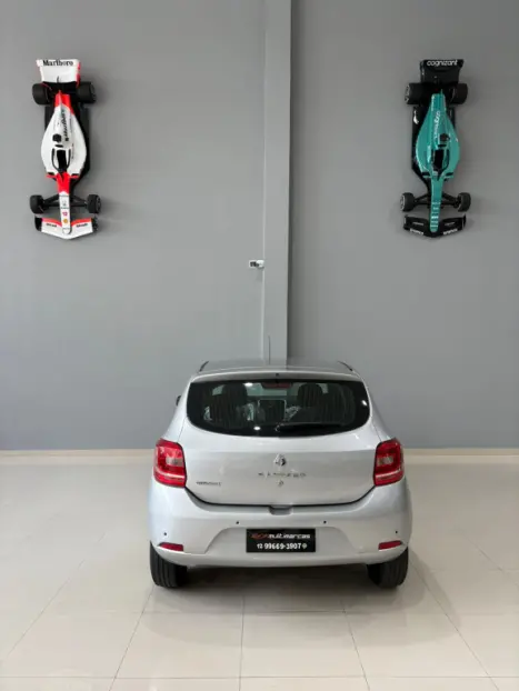 RENAULT Sandero 1.0 12V 4P FLEX SCE EXPRESSION, Foto 6 RENAULT Sandero 1.0 12V 4P FLEX SCE EXPRESSION, Foto 6