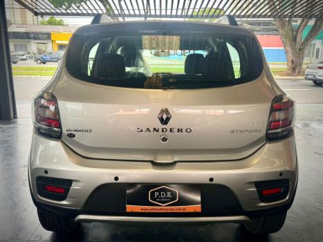 RENAULT Sandero 1.6 16V 4P FLEX SCE STEPWAY DINAMIQUE EASY-R AUTOMATIZADO, Foto 6 RENAULT Sandero 1.6 16V 4P FLEX SCE STEPWAY DINAMIQUE EASY-R AUTOMATIZADO, Foto 6