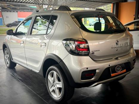 RENAULT Sandero 1.6 16V 4P FLEX SCE STEPWAY DINAMIQUE EASY-R AUTOMATIZADO, Foto 7 RENAULT Sandero 1.6 16V 4P FLEX SCE STEPWAY DINAMIQUE EASY-R AUTOMATIZADO, Foto 7