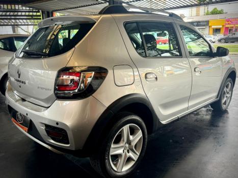 RENAULT Sandero 1.6 16V 4P FLEX SCE STEPWAY DINAMIQUE EASY-R AUTOMATIZADO, Foto 9 RENAULT Sandero 1.6 16V 4P FLEX SCE STEPWAY DINAMIQUE EASY-R AUTOMATIZADO, Foto 9