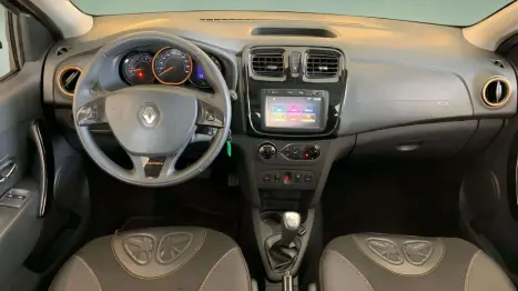 RENAULT Sandero 1.6 16V 4P FLEX STEPWAY AUTOM�TICO, Foto 4