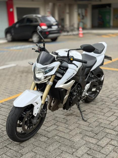 SUZUKI GSR 750 ZA, Foto 2