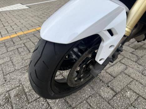 SUZUKI GSR 750 ZA, Foto 4