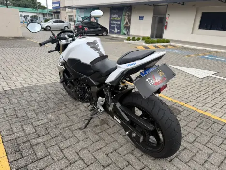 SUZUKI GSR 750 ZA, Foto 9