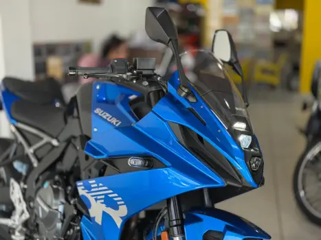 SUZUKI GSX-8R , Foto 2