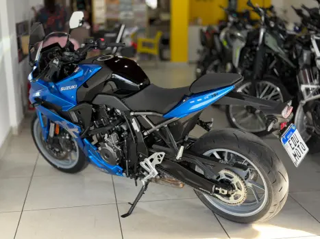 SUZUKI GSX-8R , Foto 7