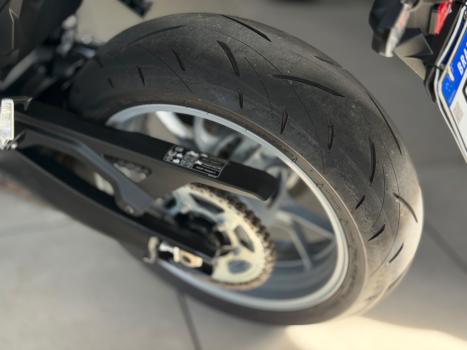 SUZUKI GSX-8R , Foto 9