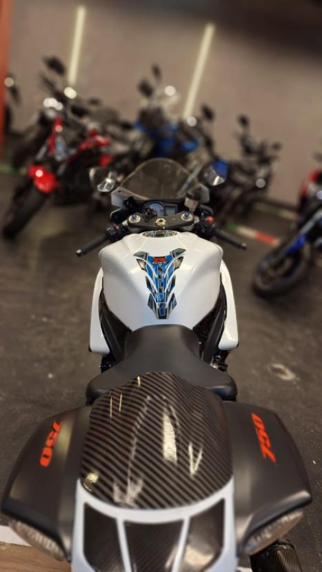 SUZUKI GSX-R 750 W , Foto 8