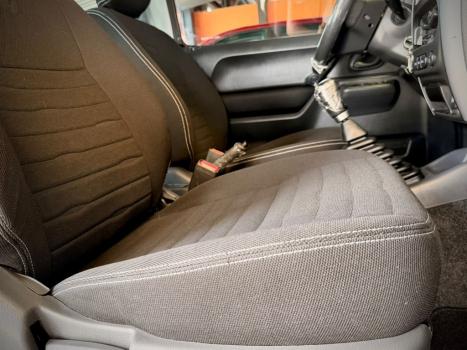 SUZUKI Jimny 1.3 16V 4 ALL 4X4, Foto 27